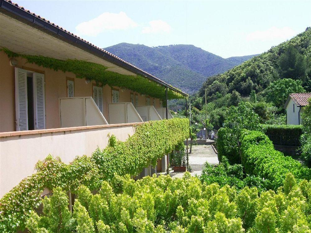 Residence Hotel Villa Mare 포르토페라이오 외부 사진